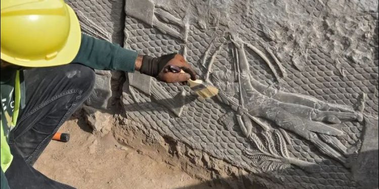 Fueron desenterrados murales de casi 3,000 años de antigüedad en Irak