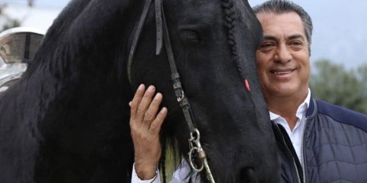 El ex gobernador de Nuevo León, Jaime Heliodoro ‘N’, ‘El Bronco’, compartió en sus redes sociales un mensaje de despedida a su caballo ‘Tornado’