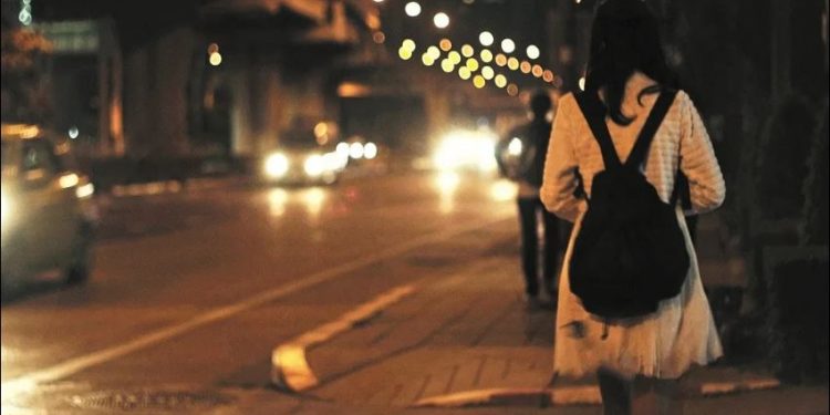 En México mujeres se manifestaron su inconformidad e inseguridad por la eliminación del horario de verano en redes sociales