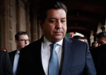 El ex gobernador Cabeza de Vaca abandonó el país la semana pasada
