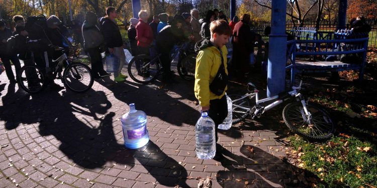 Ucrania se queda sin agua y electricidad por ataque masivo lanzado por Rusia