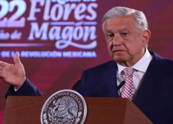 AMLO señala que la Fiscalía buscó dinamitar el caso de Ayotzinapa