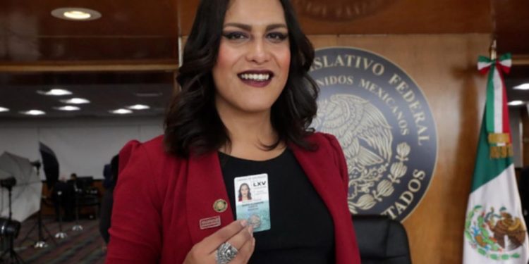 La diputada María Clemente ha sido señalada por su comunidad, quienes aseguran que no hay avances ni beneficios para los colectivos LGBT