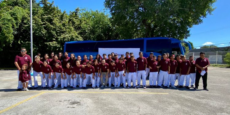 Entregan apoyos a participantes de los Juegos Nacionales Populares 2022