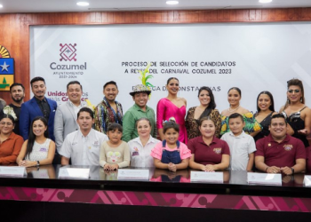 Entregan constancias a candidatos a reyes y reinas del carnaval Cozumel