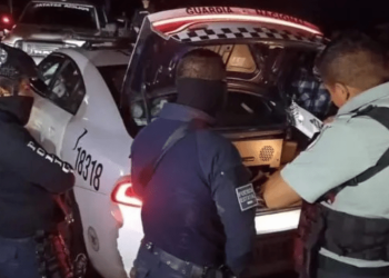 Policías de Puebla y Veracruz son detenidos por robo de mercancía de un tráiler