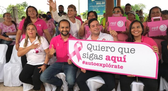 Entregan 6 prótesis mamarias a mujeres sobrevivientes de Cáncer en Cancún