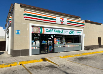 Sujetos armados roban cajero automático de Seven Eleven en Cancún