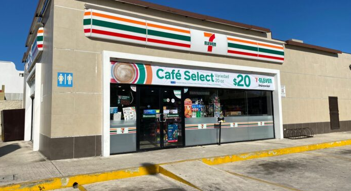 Sujetos armados roban cajero automático de Seven Eleven en Cancún
