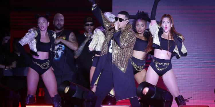 Daddy Yankee rompe el escenario de su «Última Vuelta World Tour» en Cancún