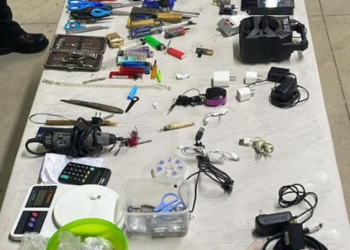 Decomisan equipos de comunicación tras un operativo en el Cereso de Cancún