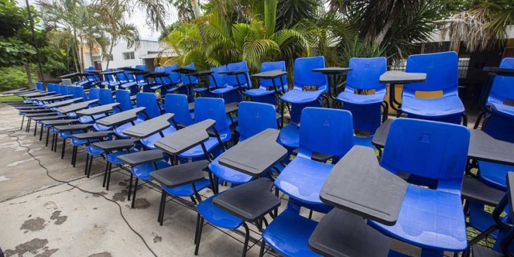 Otorgan dos suspensiones contra el nuevo plan de estudios de la SEP