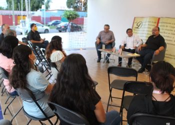 Presentan el libro de Cristian Poot “Solares”