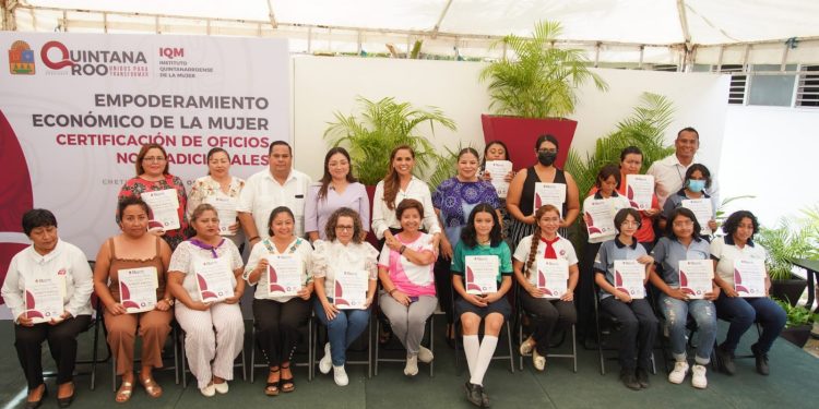 Mara Lezama impulsa el empoderamiento de las mujeres