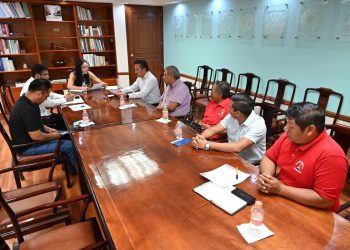 Atiende Gobierno del Estado a ciudadanos