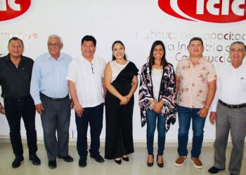 Reconocen trabajo de la CMIC en su 37 aniversario