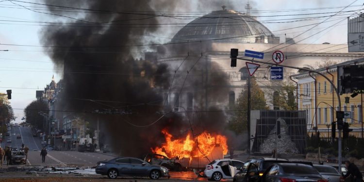 Al menos 10 muertos y 60 heridos en Ucrania tras bombardeos de tropas rusas