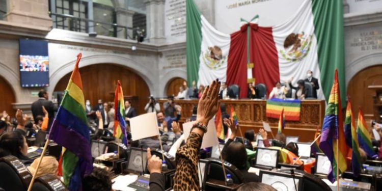 Congreso del Edomex aprueba legalizar el matrimonio igualitario
