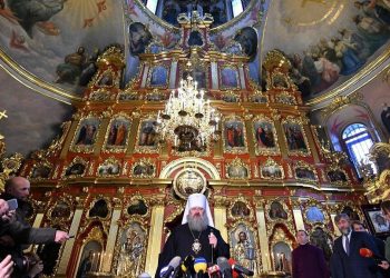 La iglesia Ortodoxa busca romper nexos con la rusa y cambiar la fecha de navidad