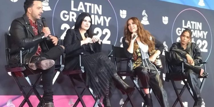 Thalía, Laura Pausini, Anitta y Luis Fonsi serán los conductores en los Latin Grammys 