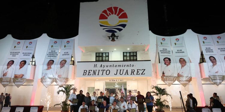 Ana Patricia Peralta encabezó la entrega del Premio Municipal al Mérito Deportivo 2022