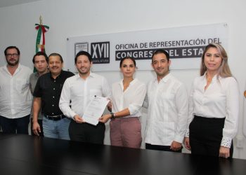 Ana Patricia Peralta entrega paquete fiscal 2023 de BJ al Congreso del Estado