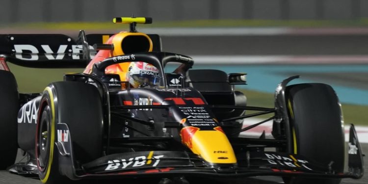 ‘Checo’ Pérez marcó el mejor tiempo en los últimos entrenamientos libres en Abu Dhabi