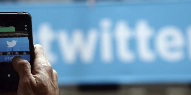 Elon Musk comparte encuesta en Twitter si debería devolver la cuenta a Donald Trump