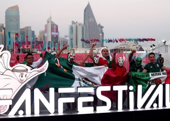 Aficionados mexicanos se hacen presentes en la apertura de la FIFA Fan Festival del Mundial de Qatar 2022