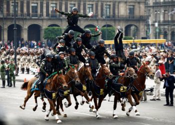 Se rindió homenaje al 112 Aniversario del inicio de la Revolución Mexicana con el tradicional desfile