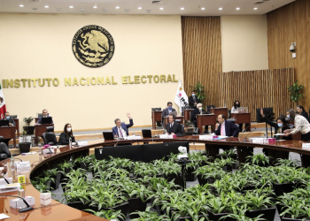 El plan B de reforma electoral de AMLO incluye candados para que los consejeros del INE después de dejar el encargo