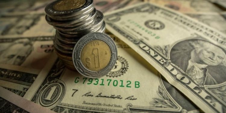 El precio del dólar inicia en 19.4930 pesos
