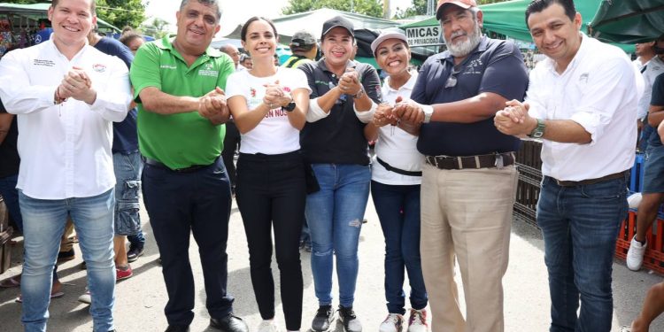 Ana Patricia Peralta reafirma compromiso con Tianguistas