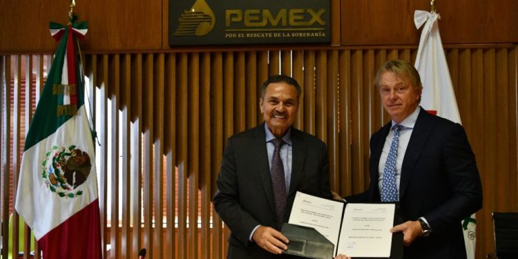 Pemex firma contrato con New Fortress Energy para reanudar trabajos de extracción de gas
