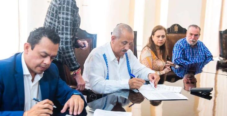 Gobierno firma a CFE convenio del subsidio a la tarifa eléctrica para tabasqueños