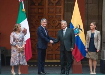 El presidente Andrés Manuel López Obrador recibe al mandatario de Ecuador, Guillermo Lasso en Palacio Nacional