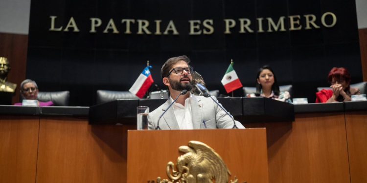 Gabriel Boric, afirmó en un discurso en el Senado de México que “Latinoamérica no se puede callar” ante las violaciones de Derechos Humanos