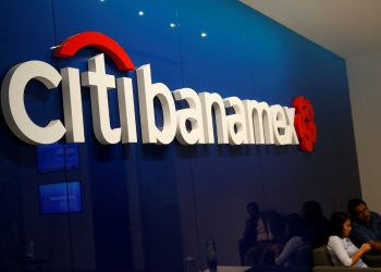 Andrés Manuel López Obrador aseguró que aún hay 2 o 3 interesados en comprar Banamex
