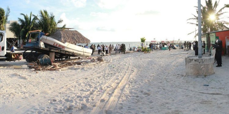 Realizan operativo conjunto para mantener playas públicas limpias en Cancún