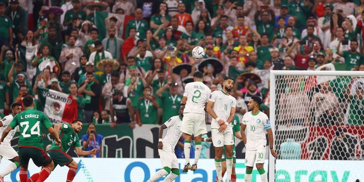 Aunque México gano 2-1 ante Arabia Saudita no le alcanzó para avanzar a Octavos de Final