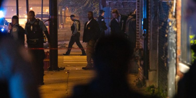 Catorce peronas resultaron heridas tras Tiroteo en Chicago durante la noche de Halloween