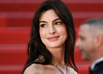 Anne Hathaway reconoce que las circunstancias de las mujeres han mejorado pero aun falta más apoyo