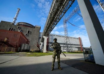 Desconectan de la red eléctrica la planta de energía nuclear de Zaporizhzhia por bombardeos rusos