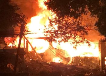 Registran fuerte explosión en bodega café La Cabaña, Villahermosa, Tabasco