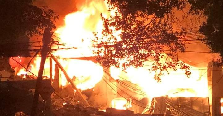 Registran fuerte explosión en bodega café La Cabaña, Villahermosa, Tabasco