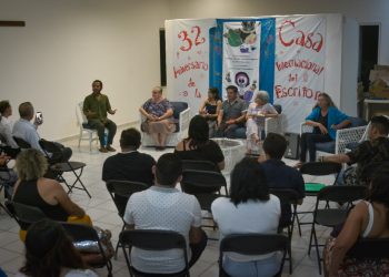 Realizan encuentro de escritores del sur “A la orilla del cielo”