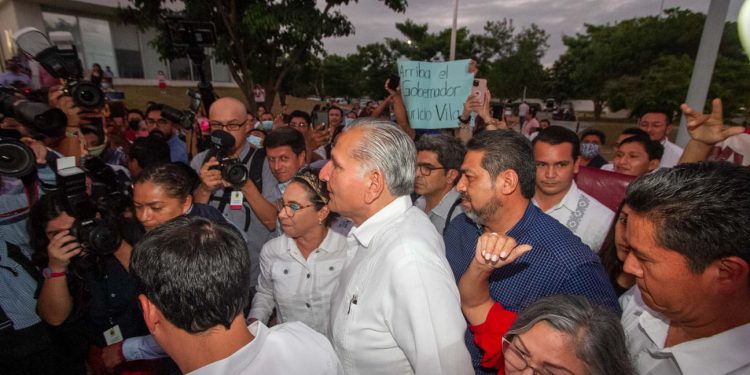 Adán Agusto reconoce al gobierno de Yucatán como un ejemplo a seguir