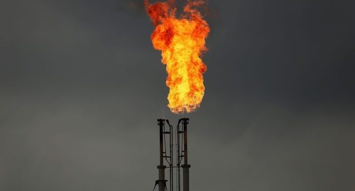 Intenta la Sener bloquear reglas de quema de gas para ‘proteger’ a Pemex