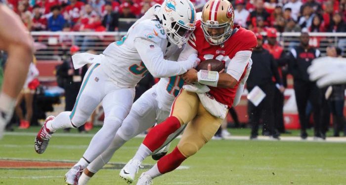 Jimmy Garoppolo, quarterback de los 49ers, queda fuera de la temporada tras fractura en el tobillo