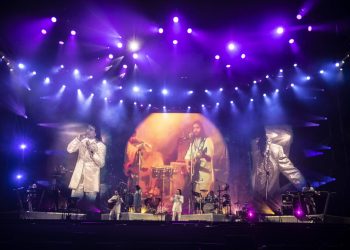 Los Bukis, la banda grupera mexicana encabezada por Marco Antonio Solís en concierto ante 82 mil fans en el Estadio Azteca